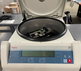 Thermo Scientific Sorvall ST 8 Small Benchtop Centrifuge w/ Rotor for Microtiter Plates